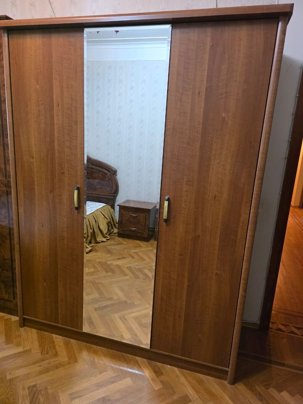 80 man(Azadlıq,8ci Mkr) Dolab satılır. Vpp 4445dyu GÜL — Şkaflar, Mehdiabad