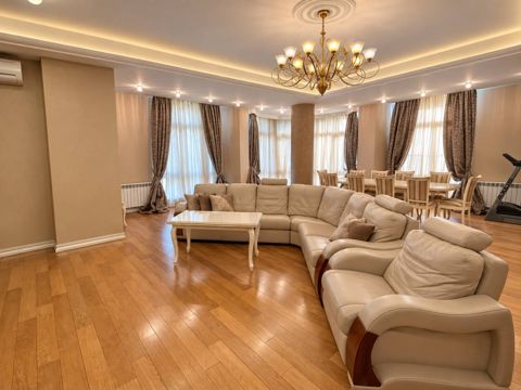 Satılır 4 otaqlı yeni tikili 240 m² — Bakı