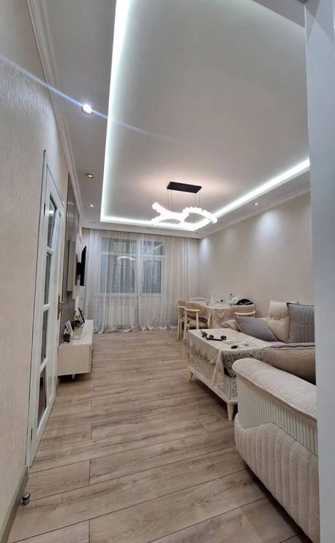 Satılır 3 otaqlı köhnə tikili 80 m² — Bakı
