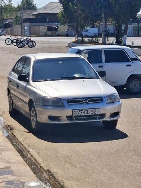 Salam hunday accent 2000 ci il 5300 deyrem danismaq olar qiymetde — Lənkəran