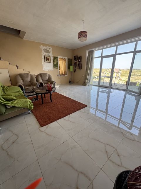 Satılır 4 otaqlı həyət evi/bağ evi 210 m² — Bakı