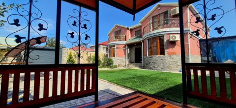 Satılır 7 otaqlı həyət evi/bağ evi 261 m² — Bakı