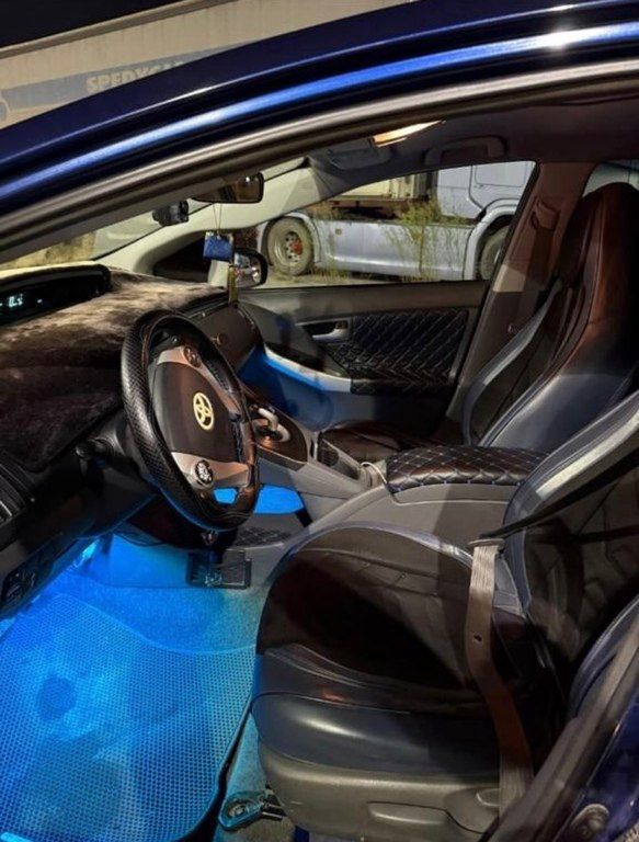 Toyota Prius, 1.8 L, 1.3 kWh, 2010 il, 217 000 km — Avtomobillər, Bakı (8)