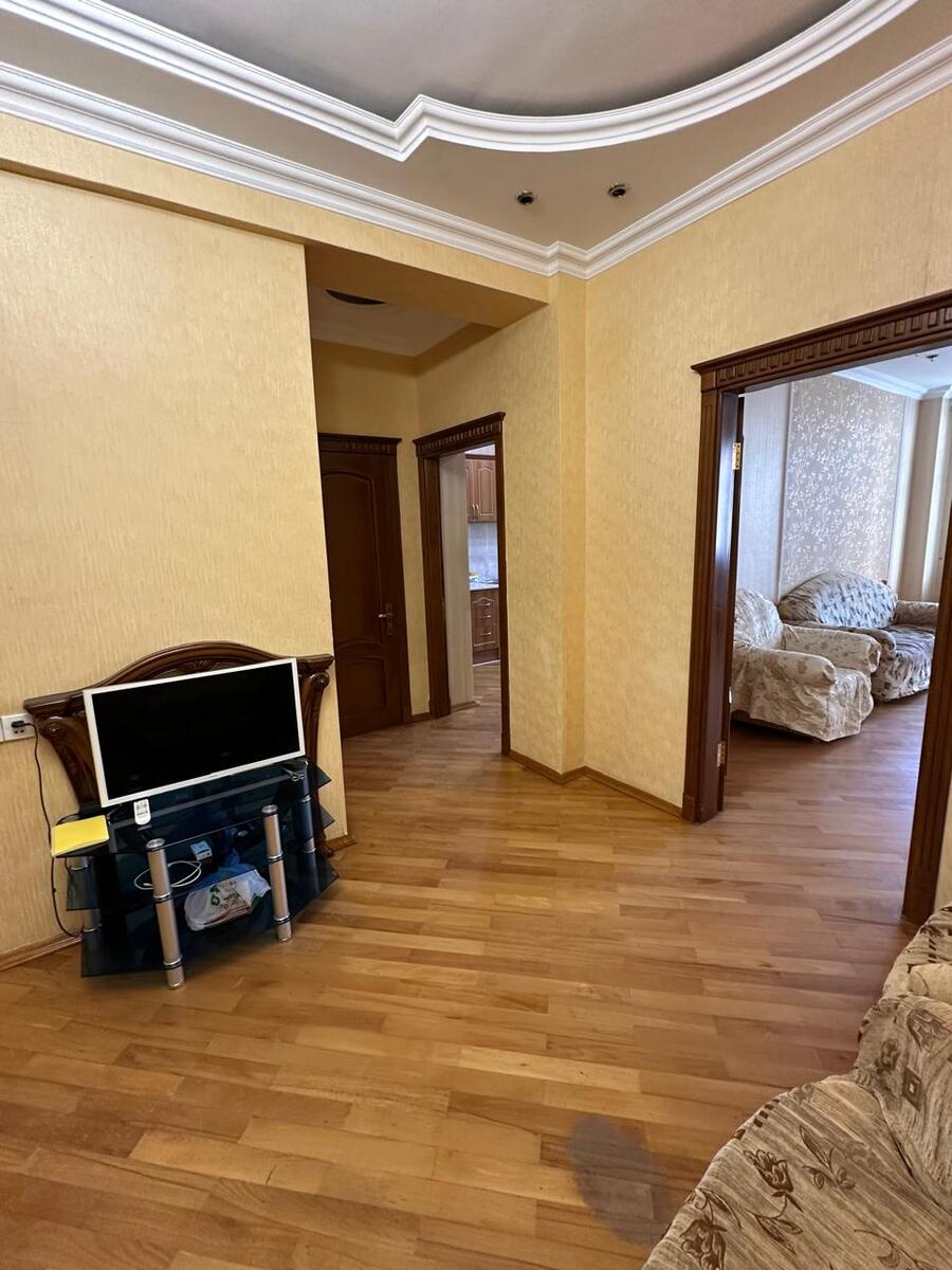 İcarəyə verilir 3 otaqlı yeni tikili 135 m² — Mənzil, Bakı (9)