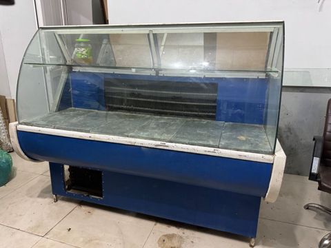 Satılır vitrin tipli kommersiya soyuducusu. Market, mağaza, restoran — Bakı