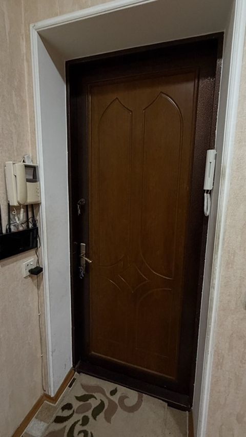 Giris Qapisi En 90 Uzunluq 220 — Bakı