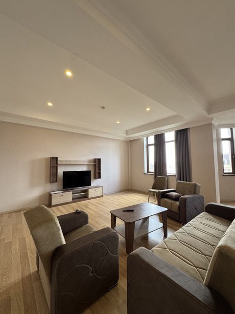 İcarəyə verilir 3 otaqlı yeni tikili 175 m² — Bakı