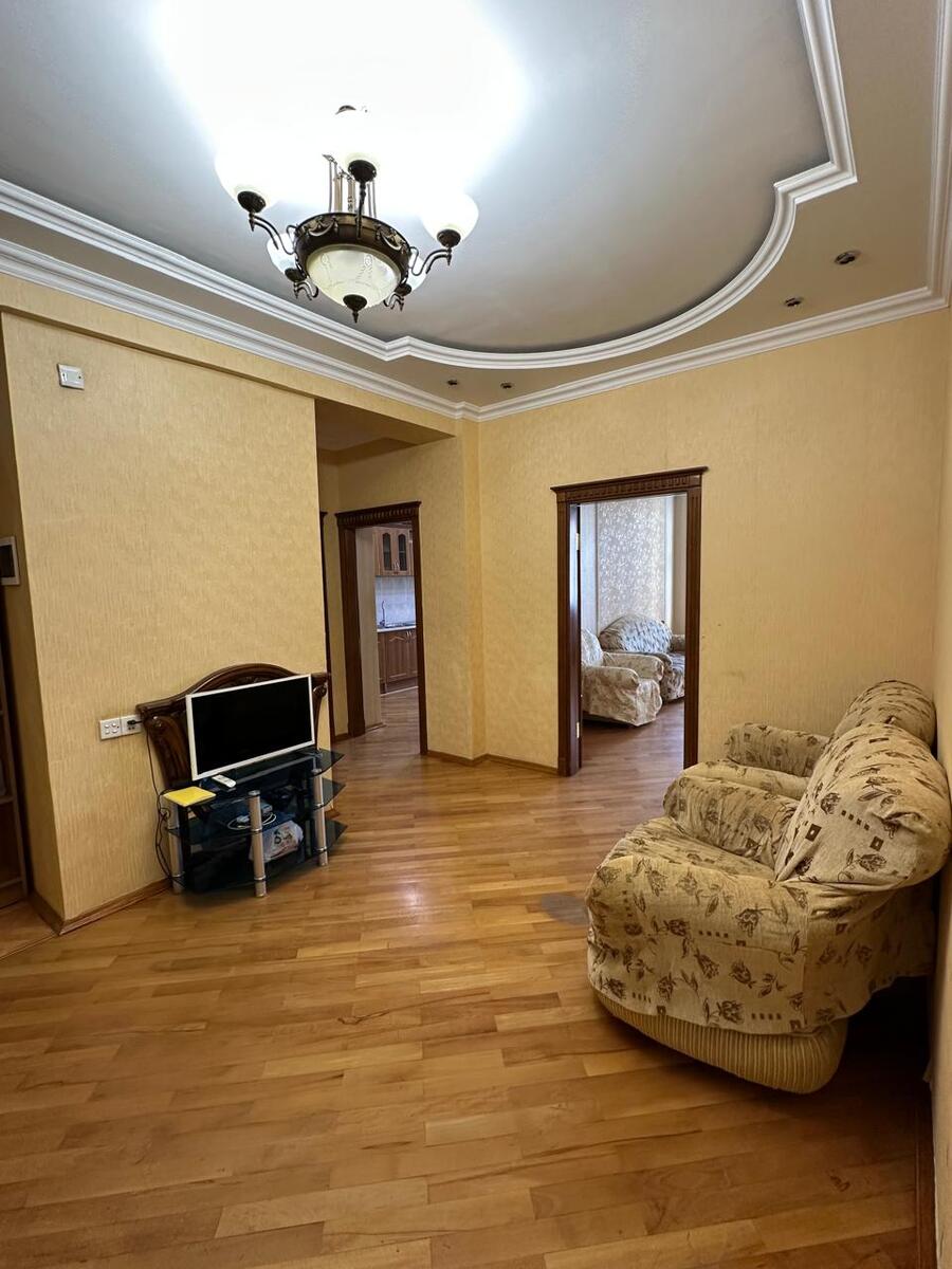 İcarəyə verilir 3 otaqlı yeni tikili 135 m² — Mənzil, Bakı (11)