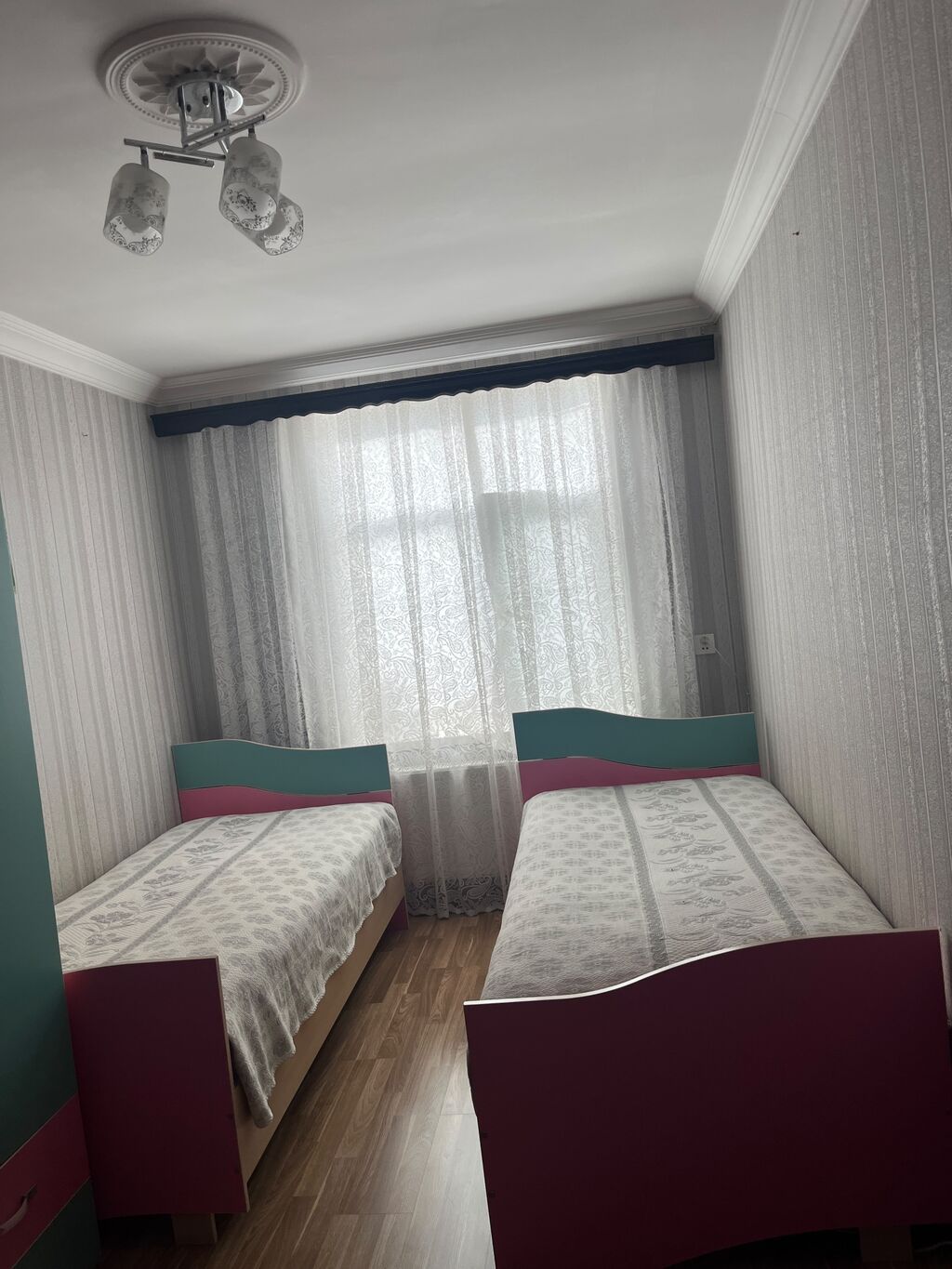 2 eded çarpayı matrasi,yun döşeyi, yazı masası dolabı var. Qırığı — Uşaq mebeli dəstləri, Bakı (2)