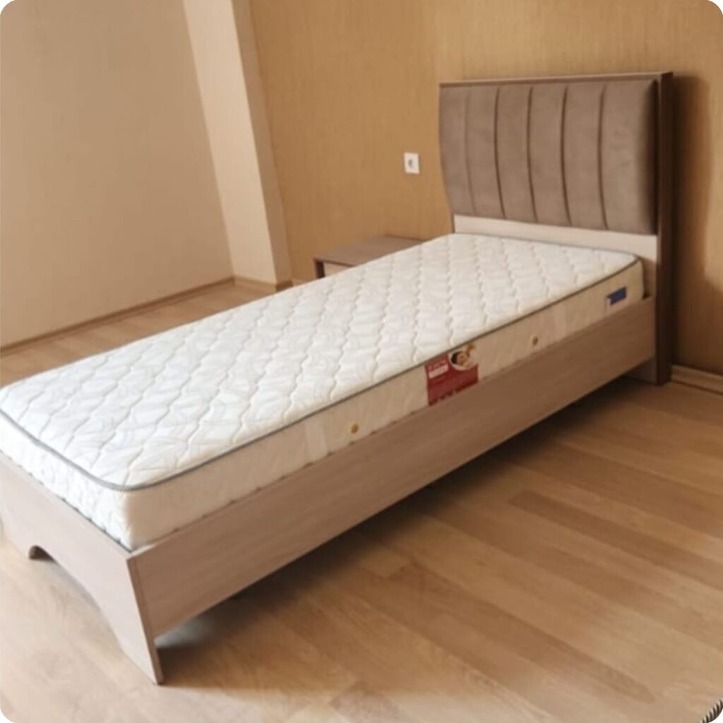 Bir eded yataq 200 azn.Perlanin Matraslaridir. yenidir.Unvan Köroğlu — Mebel, Bakı