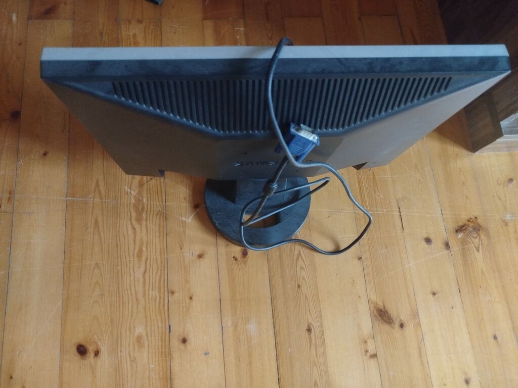 Samsung LCD monitor(ekrana görüntü gəlmir) - Təxmini 22–24 düym — Monitorlər, Mehdiabad (2)