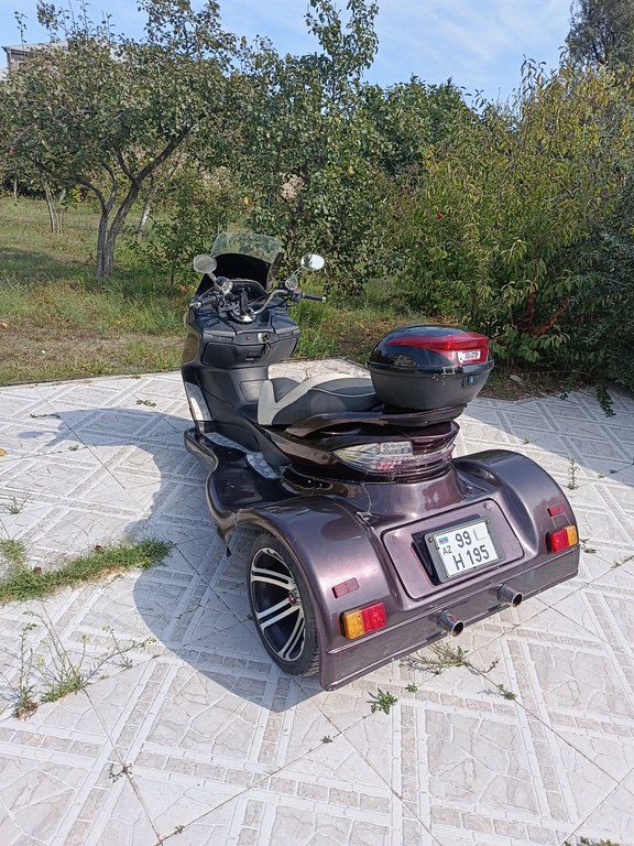 Suzuki Burgman, 300 sm3, 2021 il, 1 100 km — Motosikletlər, Bakı (6)