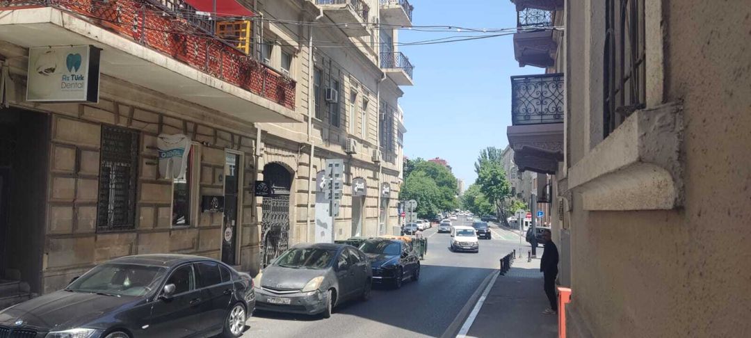 Satılır 5 otaqlı köhnə tikili 160 m² — Mənzil, Bakı (2)