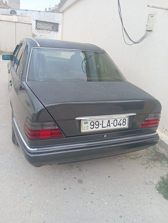 Mercedes E 300, 3.0 L, 1994 il, 350 000 km 99-LA-048 — Avtomobillər, Bakı (2)