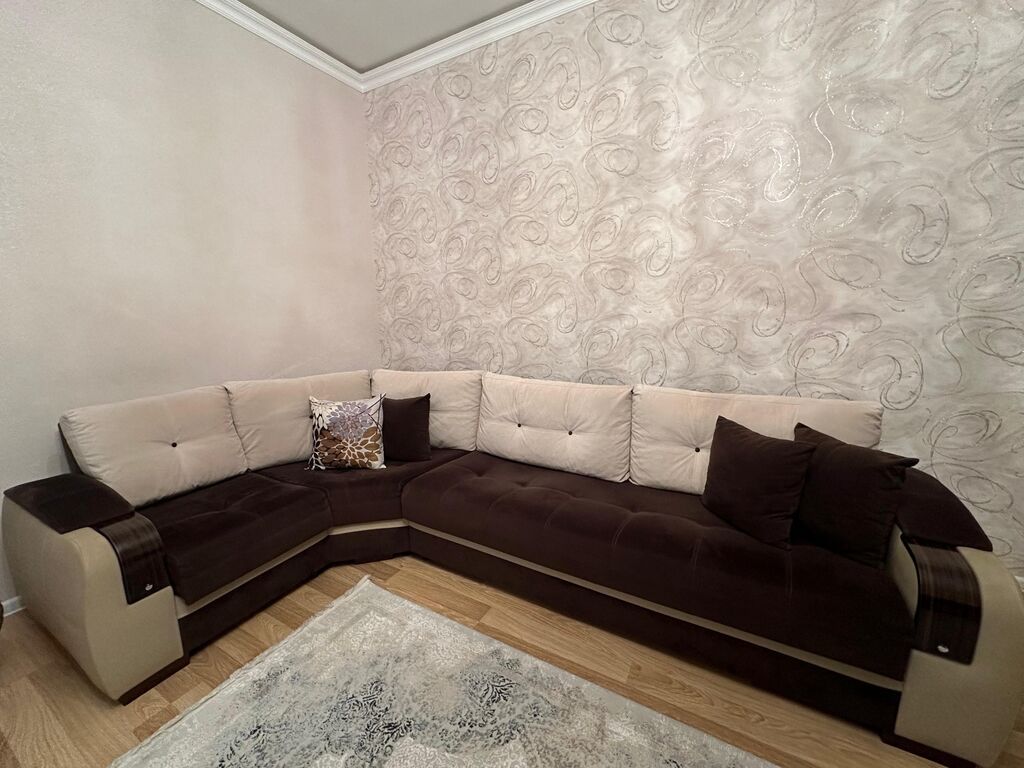 Künc divan 400 manat 2*3 ölçüdə açılır baza var az işlənib ünvan — Mebel, Bakı