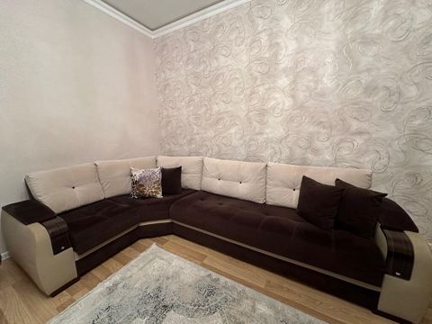 Künc divan 400 manat 2*3 ölçüdə açılır baza var az işlənib ünvan — Bakı