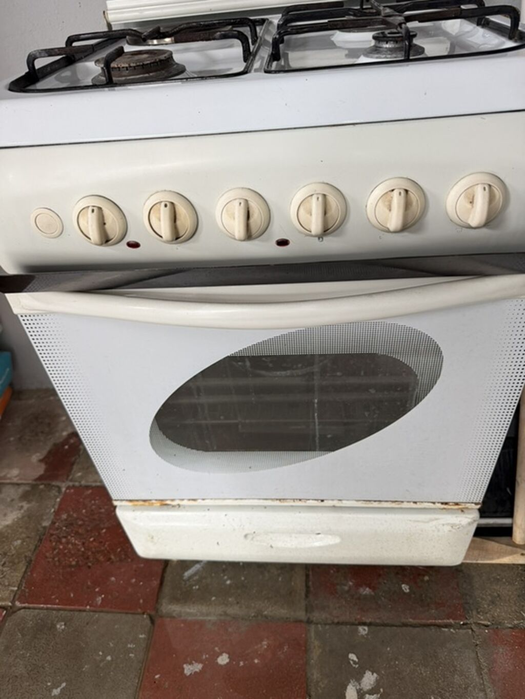 İşləkdir. Satılır 40 azn endirim mümkündü. Qaz-elektrik kombinə — Plitələr, Bakı (3)