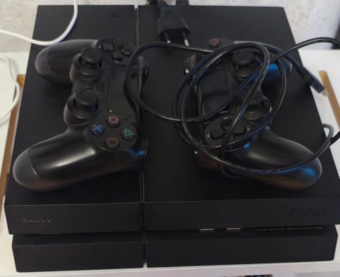 Rəxşəndə Playstation 4 slim satilir. Qiymət 350 manat. Yaddaş 500 — Masazır