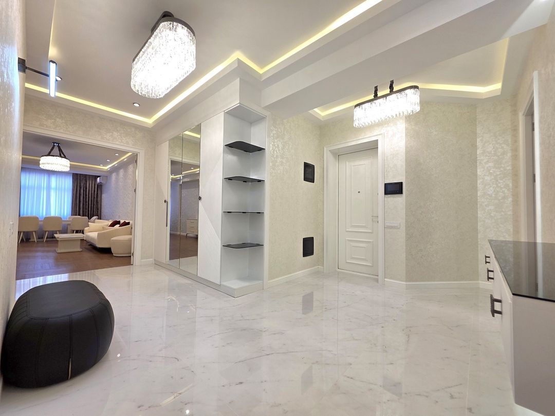 Satılır 4 otaqlı yeni tikili 185 m² — Mənzil, Bakı (2)