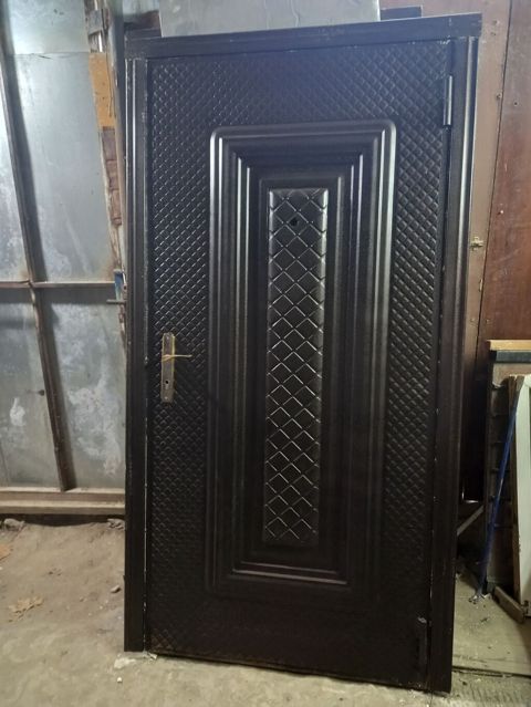 Mənzil üçün İşlənmiş Giriş qapısı 100x210 sm Petlə ilə, Ödənişli quraşdırma, Ödənişli çatdırılma — Xırdalan
