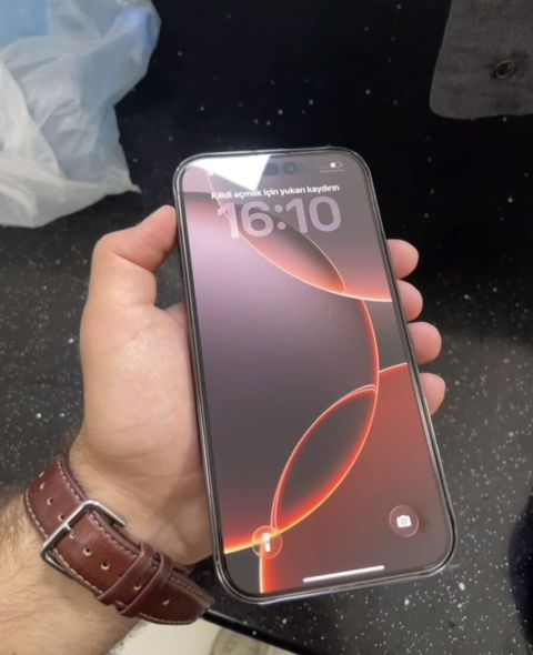 IPhone 16 Pro Max, 256 GB, Qızılı, Face ID — Bakı