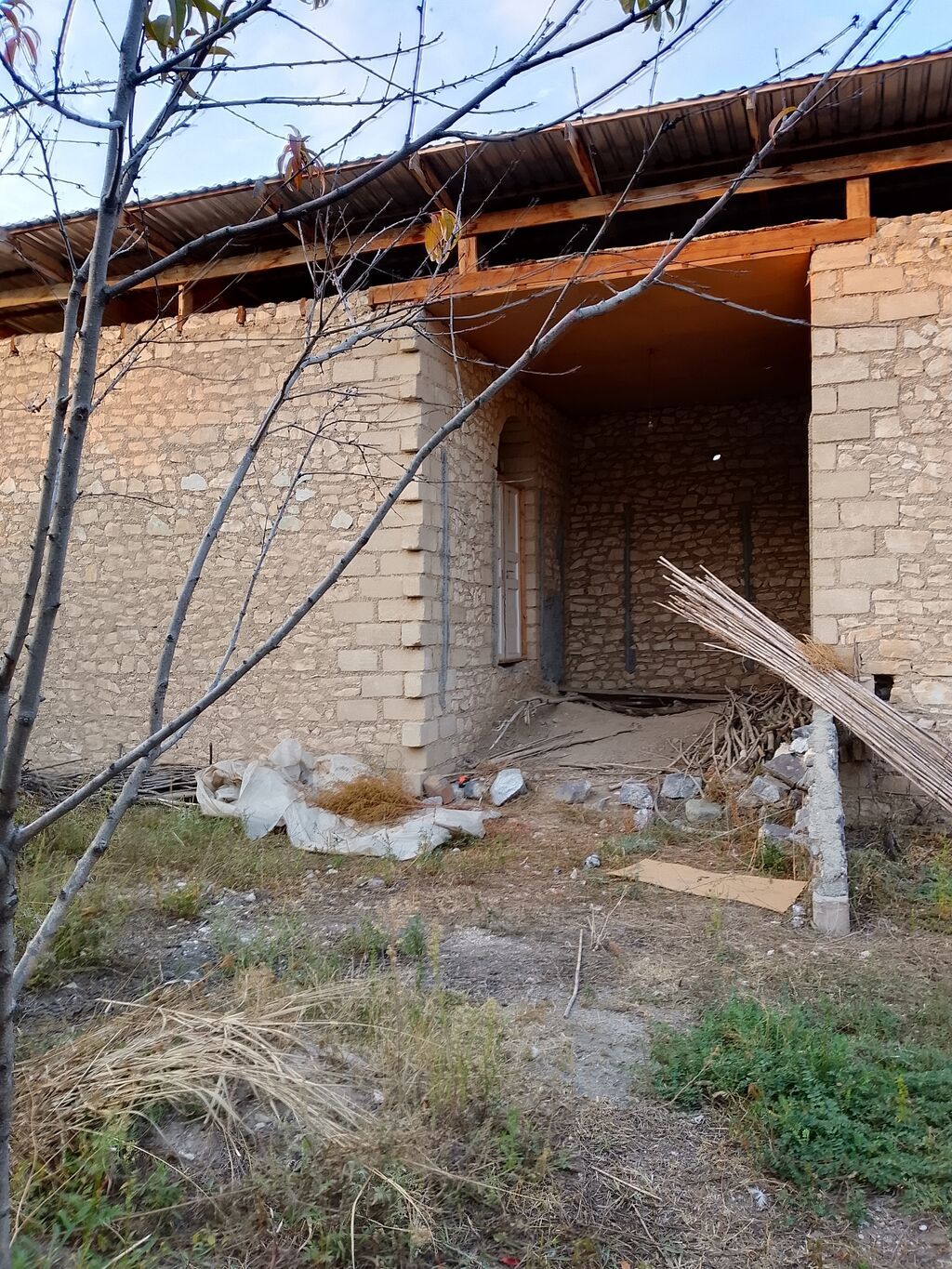 Salam semkir rayon çinarli qesebesinde 2 otaq yarim temirli ev satilir — Döşəmə və tavan işləri, Şəmkir (7)