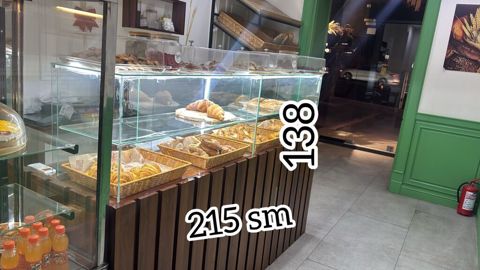 Vitrin demek olar ki yenidir hec bir cizigi yoxdur tam islekdir icine — Bakı