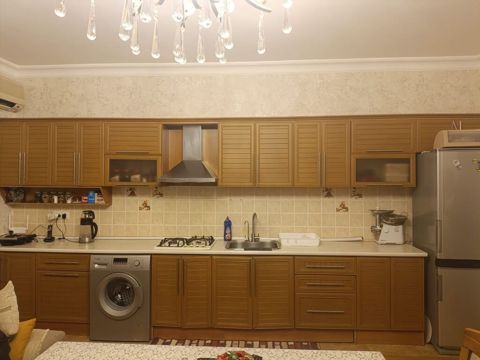 Metbex mebeli 350 Azn. Olcu 5metr. MDF material. Uzerinde moyka — Digah