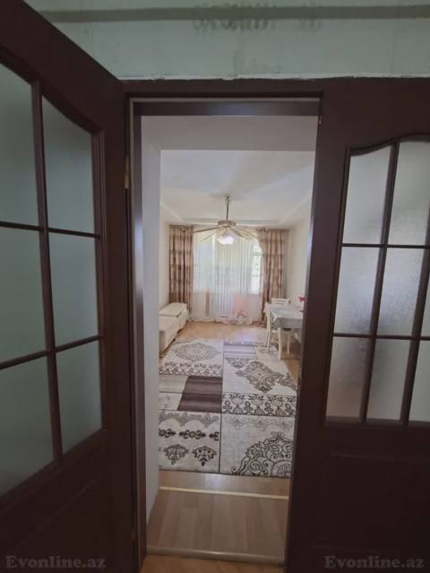 Kirayə verilir 3 otaqlı Mənzil Yeni tikili 50 m² Bakı, Yasamal r., Elmlər Akademiyası m — Məlahət x.