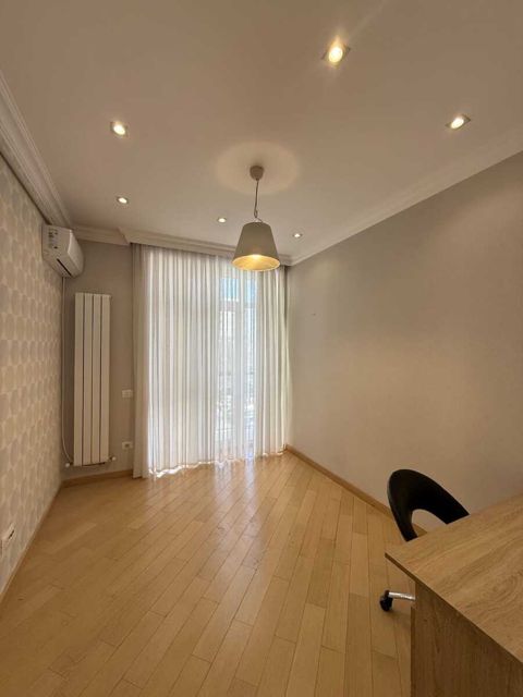 Satılır 2 otaqlı köhnə tikili 45 m² — Bakı