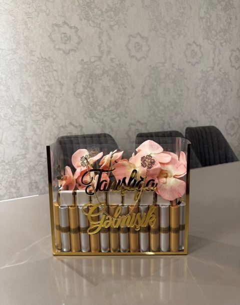 Akril qutularda zərif hədiyyə kompozisiyaları - Şəkillərdə gördüyünüz — Giftbuket_baku