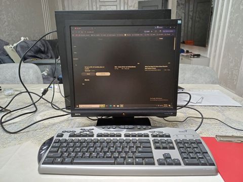Masaüstü kompüter dəsti Tərkib: - Sistem bloku – ön paneldə — Bakı