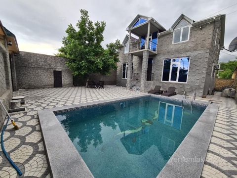 Günlük 5 otaqlı Həyət evi / Villa, 200 m², Qəbələ — House, cottage, summer house