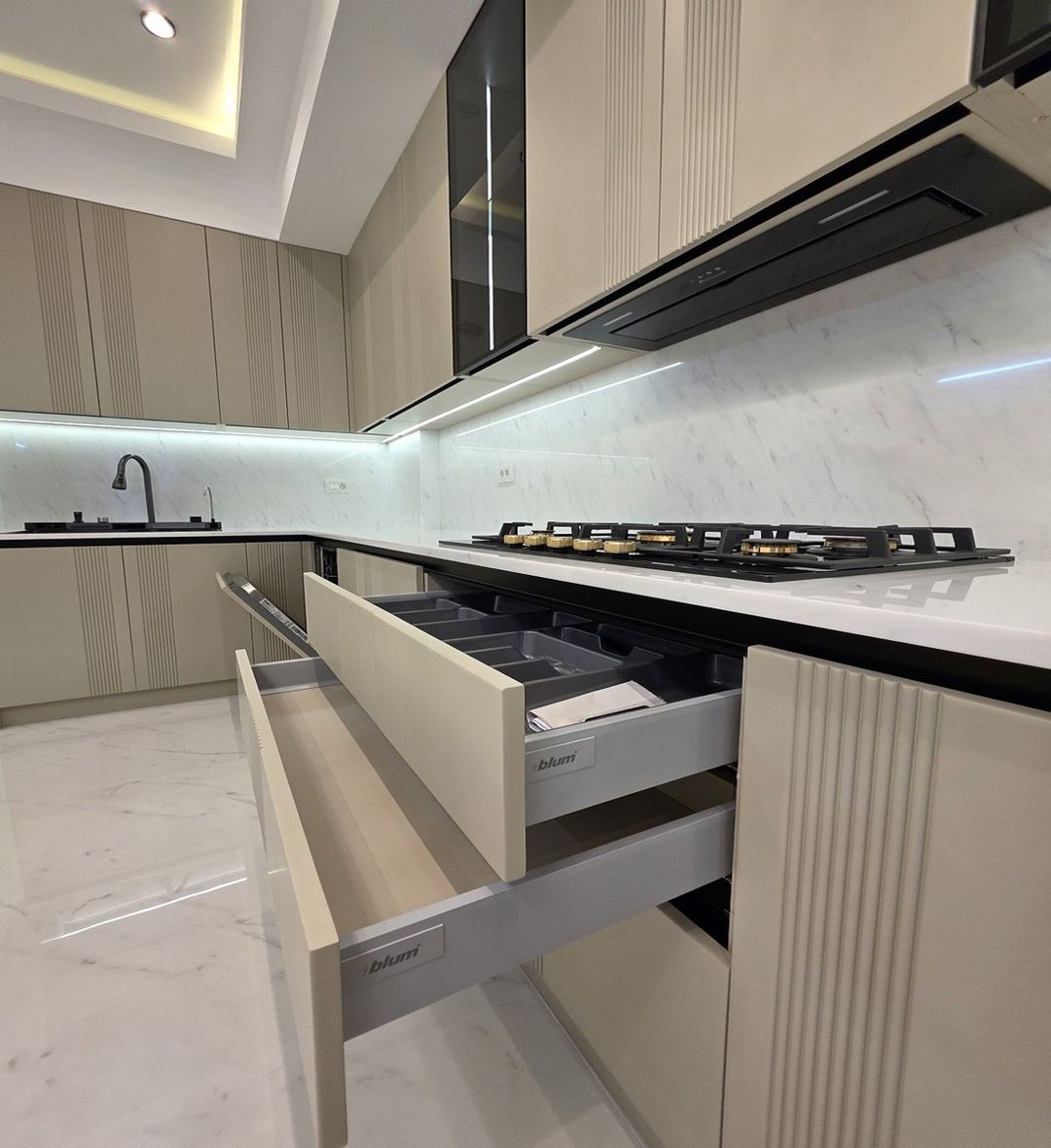 Satılır 4 otaqlı yeni tikili 185 m² — Mənzil, Bakı (12)