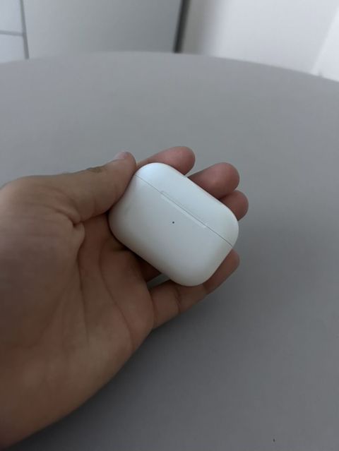 Airpods pro 2 type c model chox ideal veziyyetde tam iwlek prablemsiz — Bakı