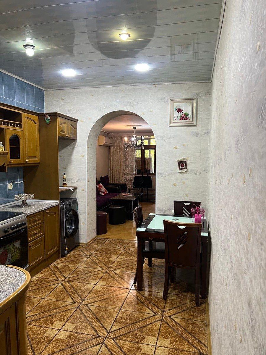 İcarəyə verilir 5 otaqlı köhnə tikili 130 m² — Mənzil, Bakı (7)