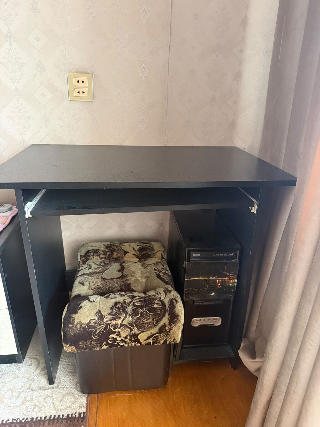 Düz masa, Polkalı, Siyirməsiz, Sadə laminat, Zəmanətsiz — Kompüter masaları və kresloları, Bakı (2)