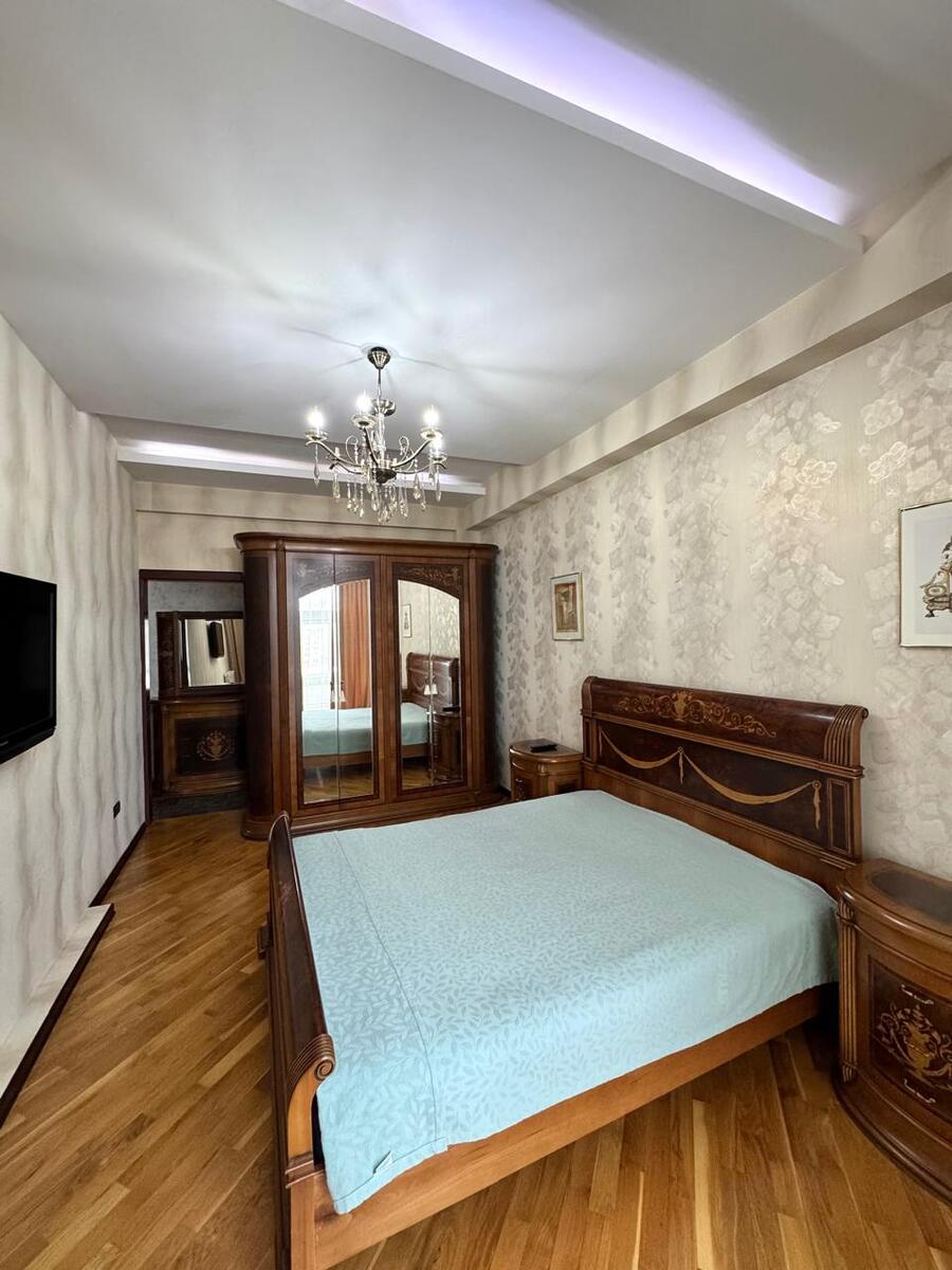 Satılır 4 otaqlı yeni tikili 180 m² — Mənzil, Bakı (6)