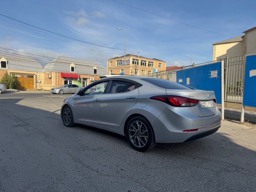 Hyundai Avante, 1.6 L, 2015 il, 300 000 km 77-LY-790 — Avtomobillər, Bakı (4)