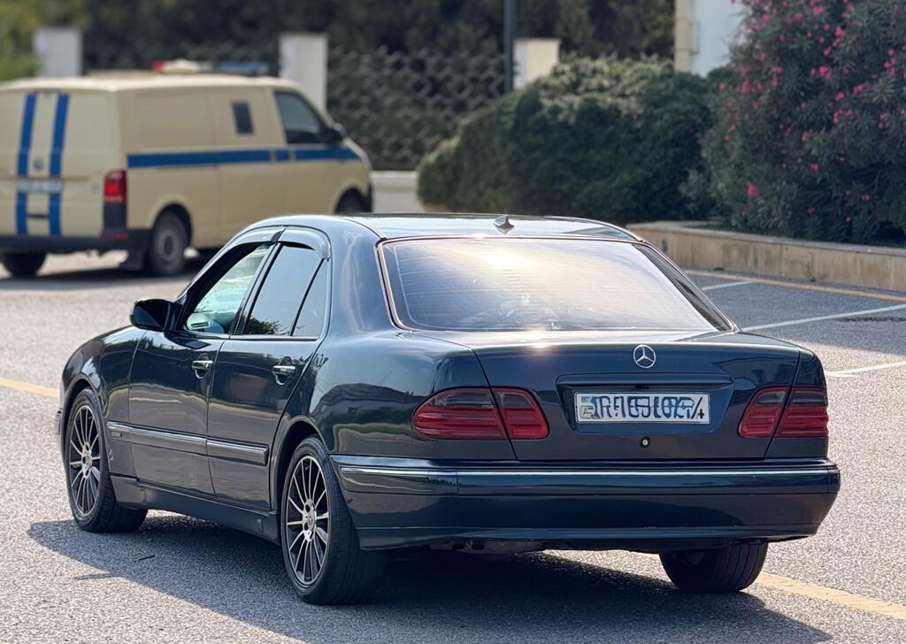 Mercedes E 240, 2.4 L, 1999 il, 350 000 km — Avtomobillər, Bakı (10)