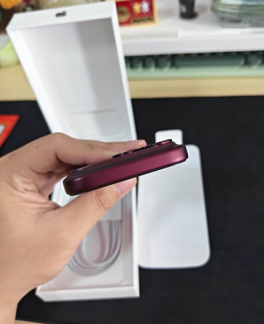 IPhone 18 Pro, 256 GB, Zəmanət, Simsiz şarj, Face ID — Apple iPhone, Digah (3)