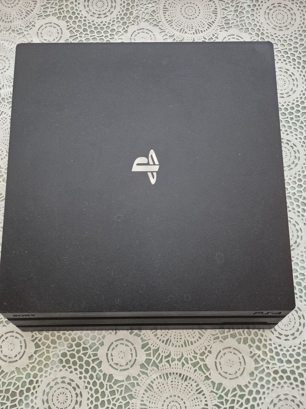 Sony PlayStation 4 Pro 1TB — Satılır Əla işlək vəziyyətdə, tam — Oyun konsolları, Gəncə (2)