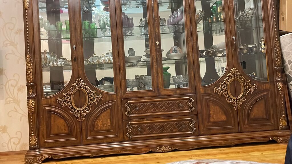 Təmiz və səliqəli qorka təzədən seçilmir - Material: ağac karkas, şüşə — Şkaflar, Digah (2)
