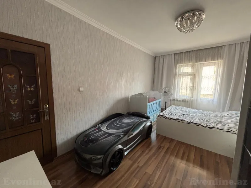 Satılır 4 otaqlı Mənzil Köhnə tikili 110 m² Bakı, Yasamal r., İnşaatçılar m., Yeni Yasamal — Mənzil, Bakı (5)