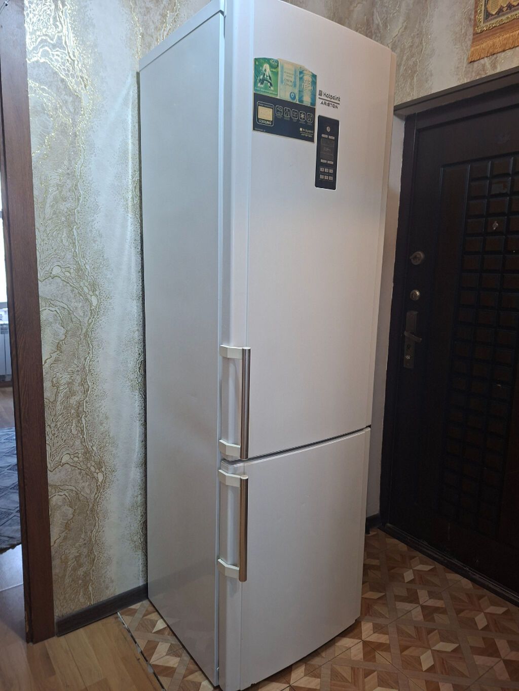 Xarab 2 qapılı Hotpoint Ariston Soyuducu Satılır, rəng - Ağ — Soyuducular, Bakı (5)