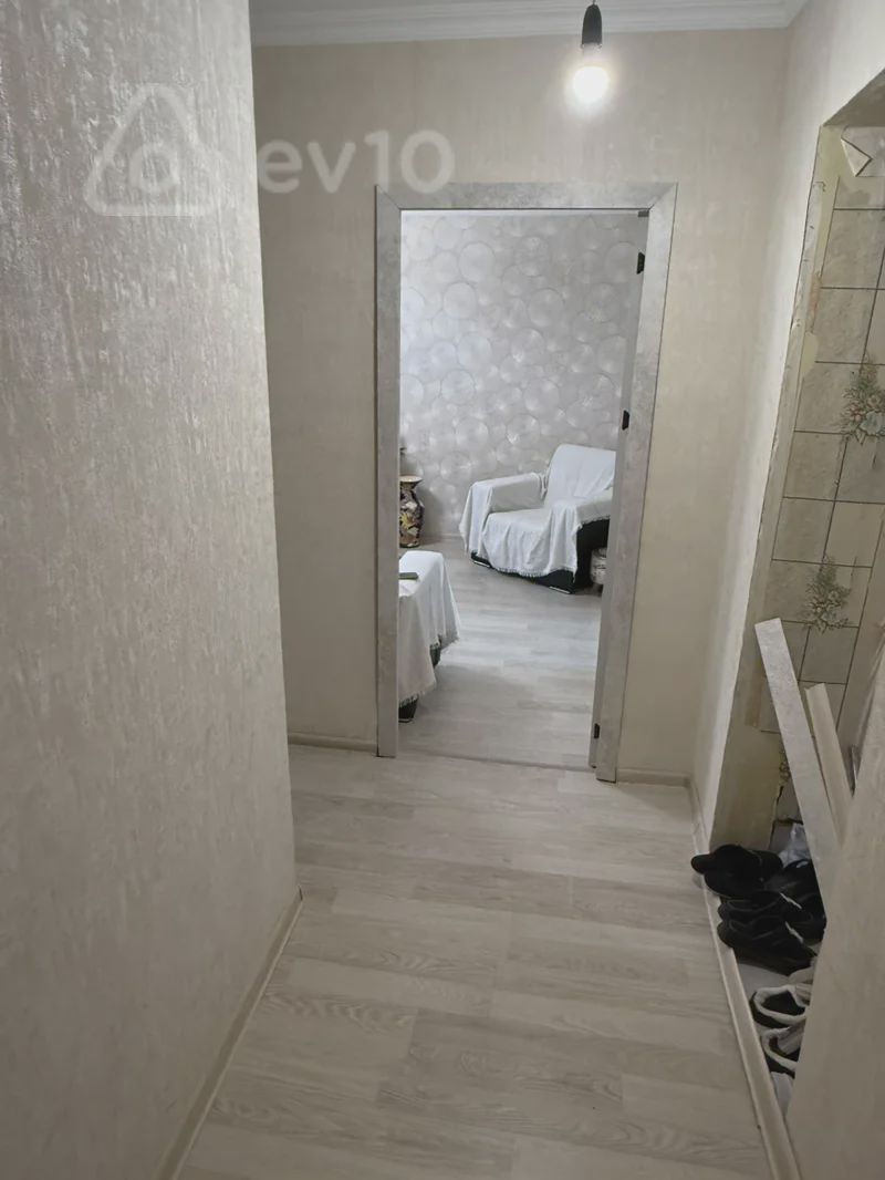 For sale: 2-room apartment (old building), 56 m² — Mənzil, Bakı (5)