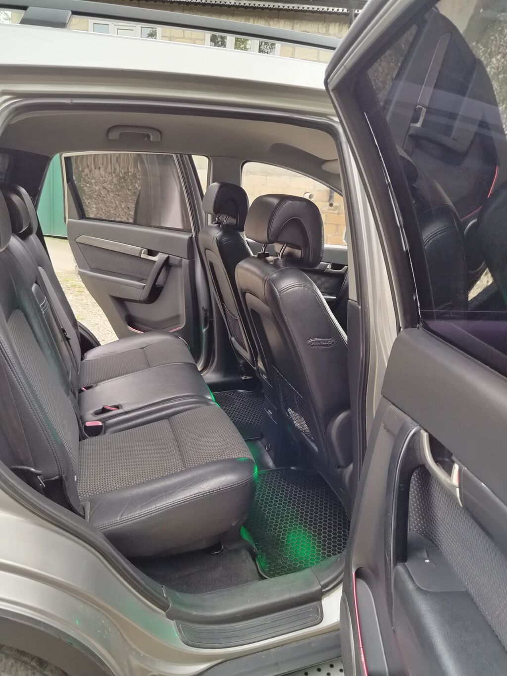 Chevrolet Captiva, gümüş rəngli, 5 qapılı SUV. Əsas xüsusiyyətlər — Avtomobillər, Bakı (10)