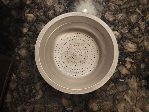 Alüminium süzgəc qab - Material: alüminium ərinti - Dairəvi forma, iç — Masazır