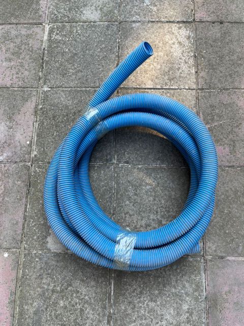 Hovuz ucun teze şlanq (artiq qalib) - 6.5 metr - 30 azn Elave — Bakı
