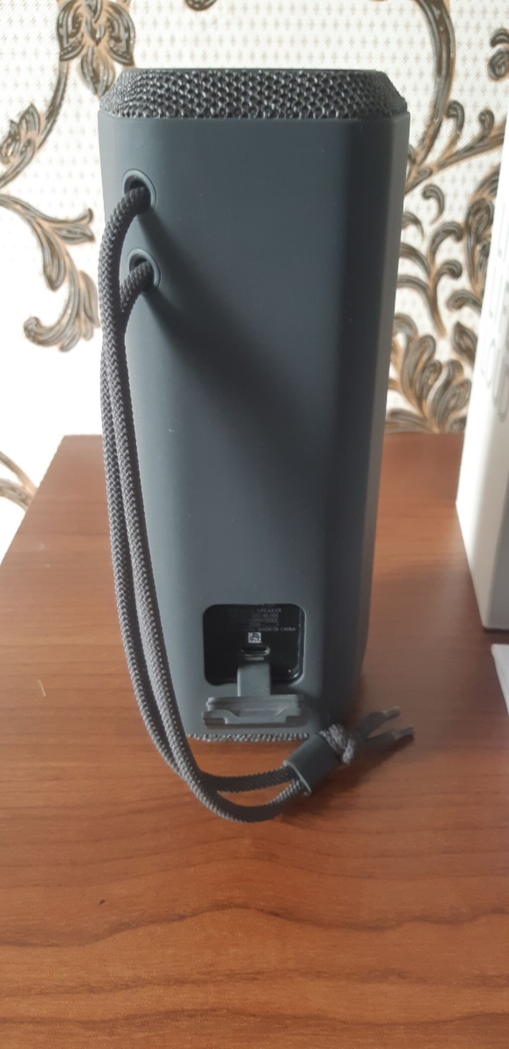 Sony portativ Bluetooth dinamik. Qara rəngli, müasir və minimal — Dinamiklər və akustik sistemlər, Bakı (4)